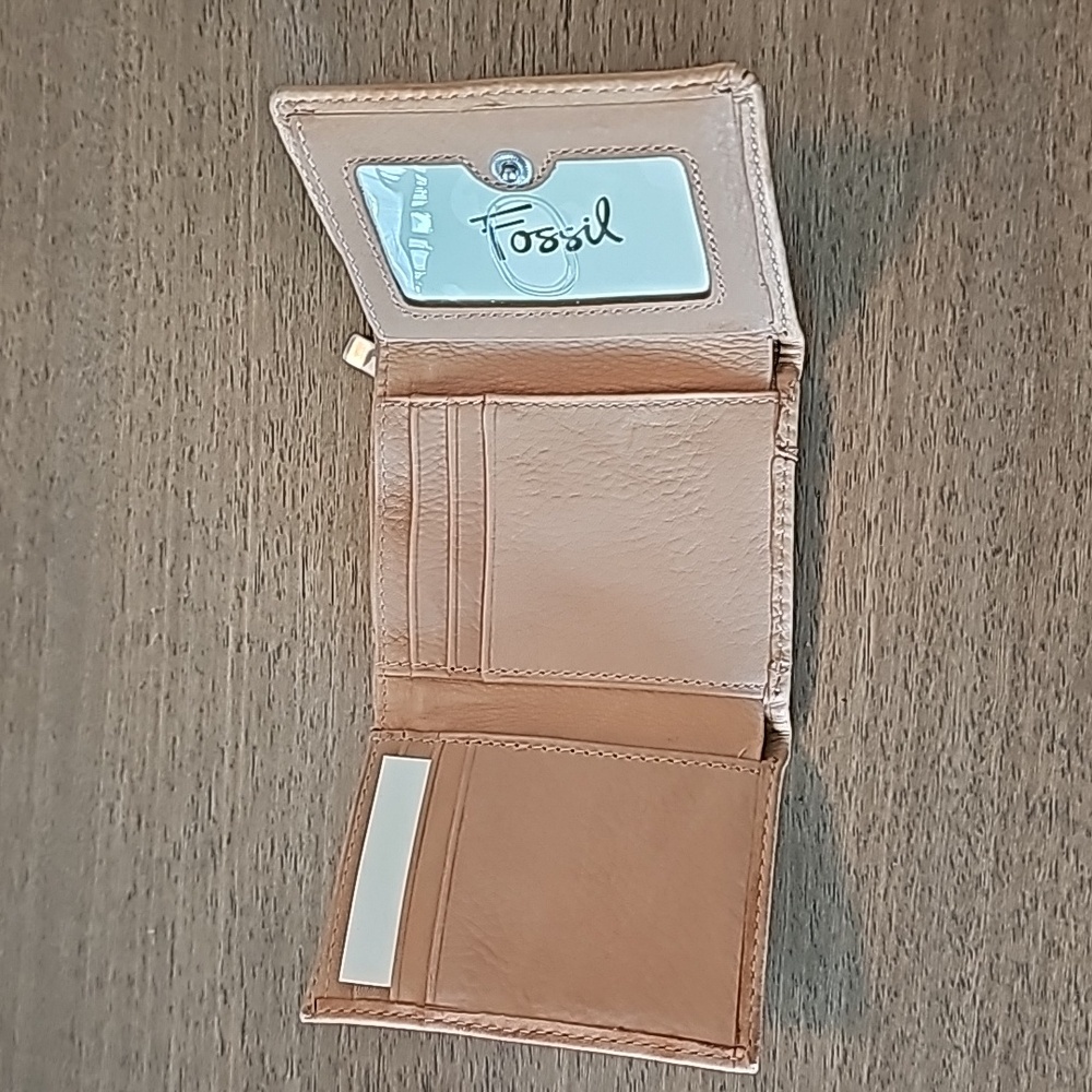 FOSSIL TRI FOLD WALLET - Picture 5 of 6